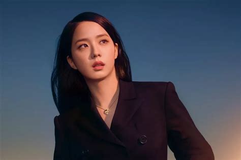 Jisoo sorprende como embajadora mundial en el .